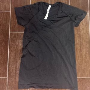 Luluemon Swiftly Tech 2.0 black short sleeve